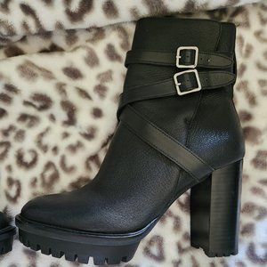 VINCE CAMUTO LEATHER BOOTIES 8.5